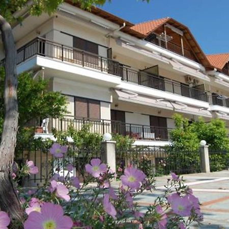 Melachrini Apartments Vrasná الغرفة الصورة