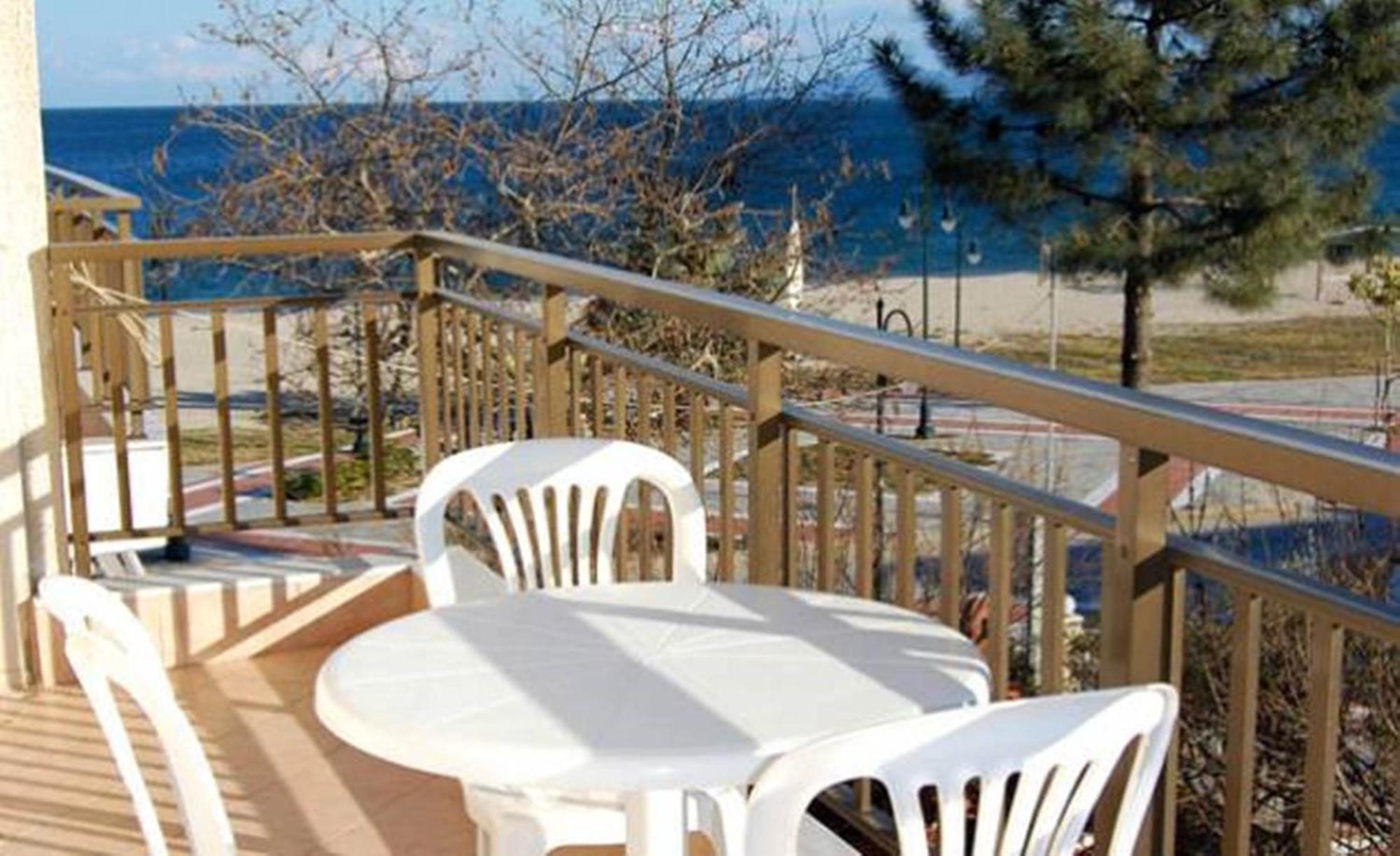 Melachrini Apartments Vrasná الغرفة الصورة