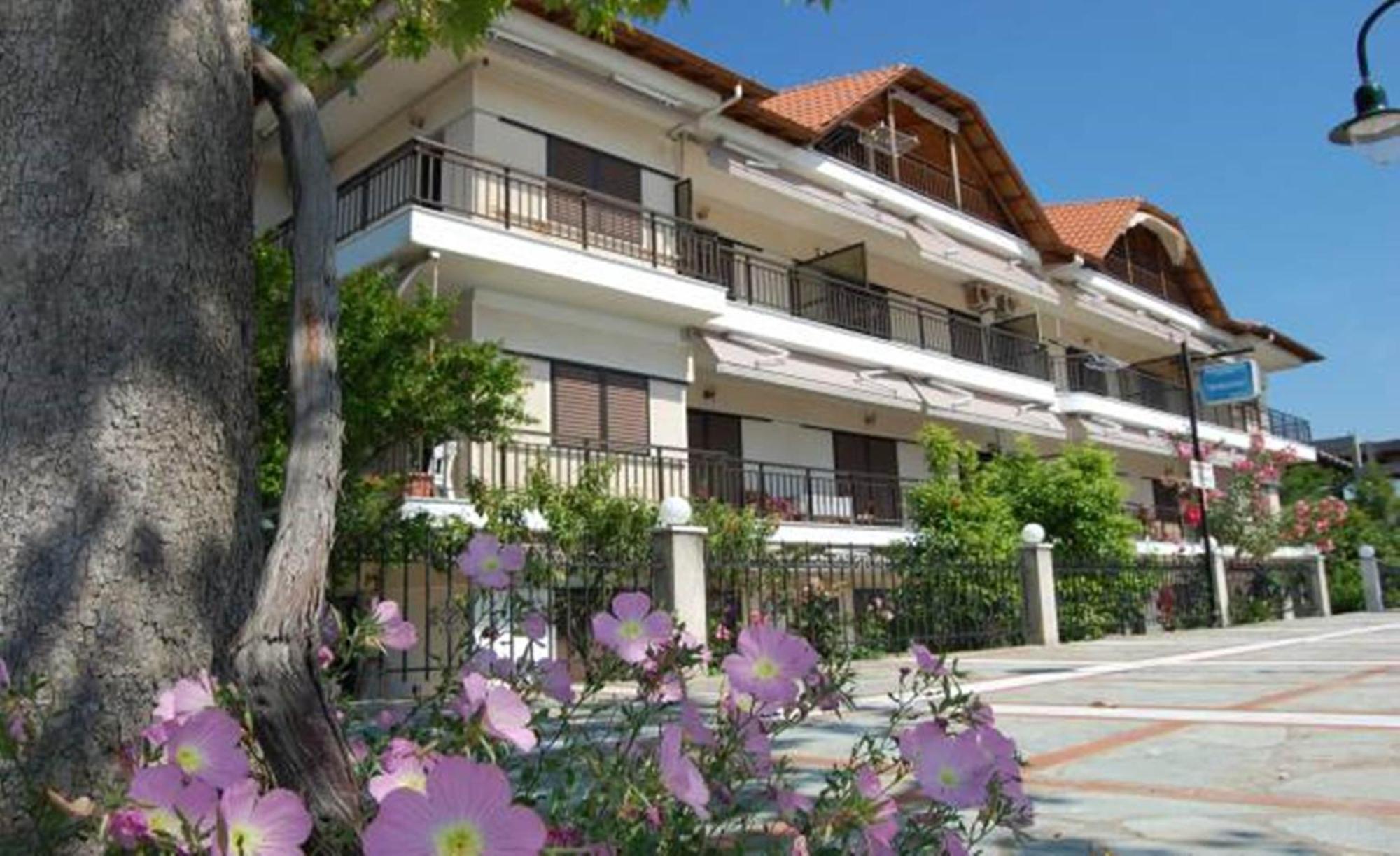 Melachrini Apartments Vrasná الغرفة الصورة